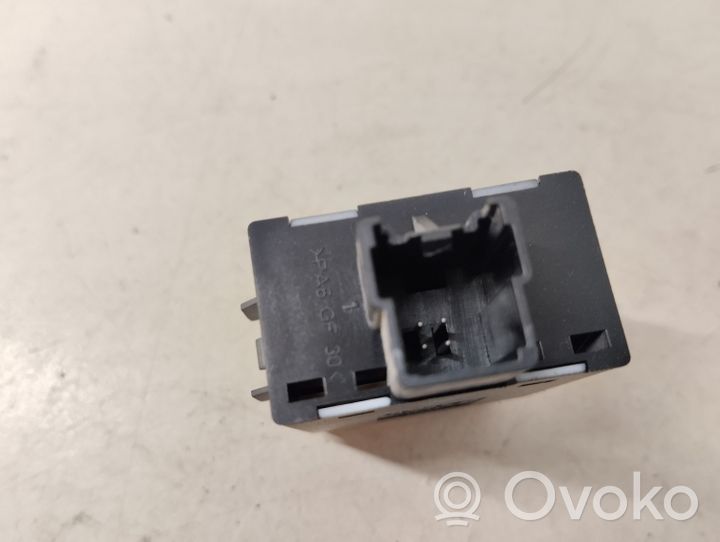 Ford Focus C-MAX Seat heating switch 3M5T19K314AC