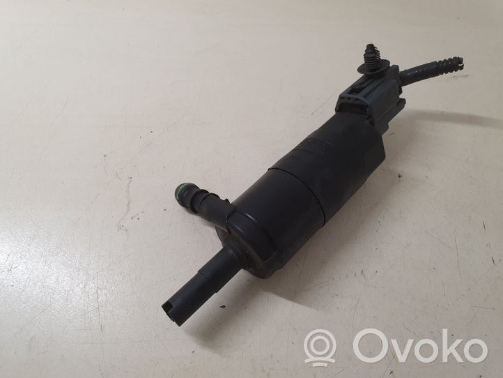 Volvo C30 Tuulilasi tuulilasinpesimen pumppu 5W9313K082AA