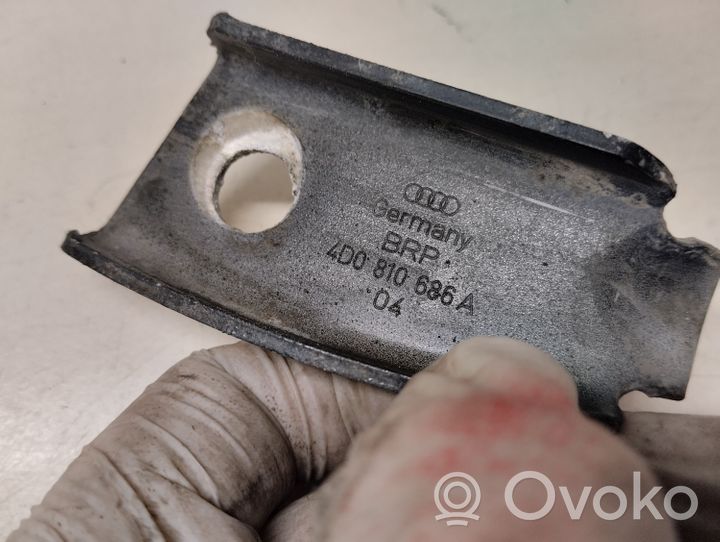 Audi A8 S8 D2 4D Supporto di montaggio del parafango 4D0810686A