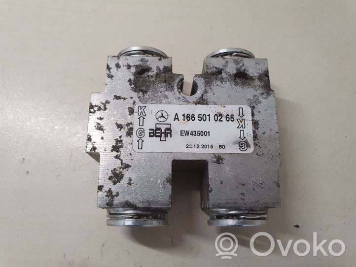 Mercedes-Benz S W222 Refroidisseur d'huile moteur A1665010265