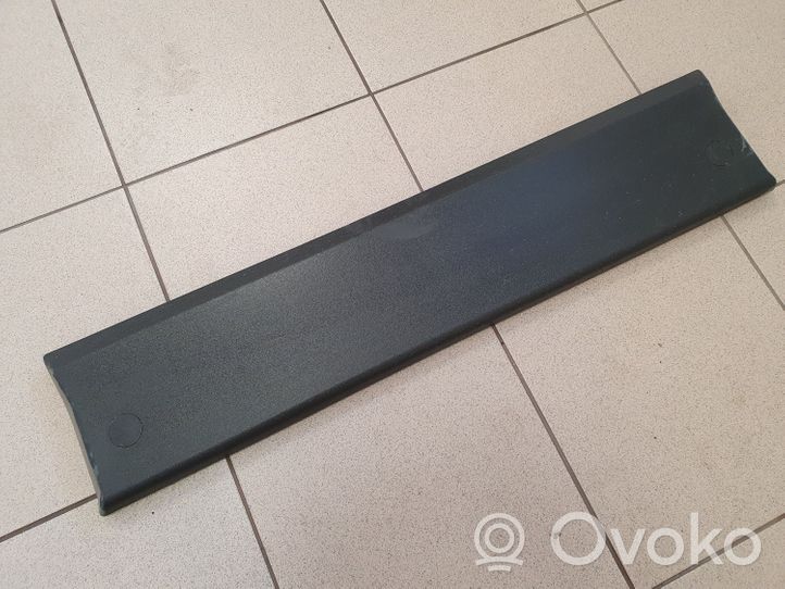 Iveco Daily 3rd gen Rivestimento portiera posteriore (modanatura) 504099536