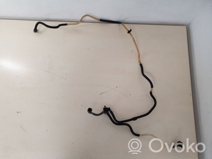 Opel Vivaro Fuel line/pipe/hose 