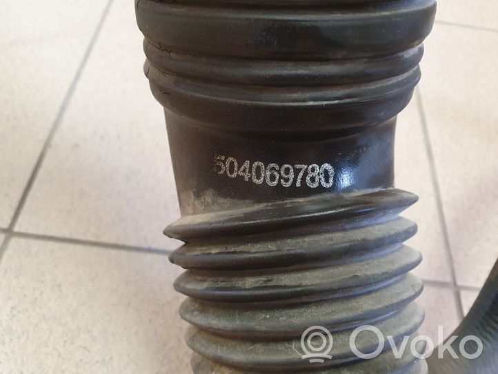 Iveco Daily 3rd gen Parte del condotto di aspirazione dell'aria 504069780