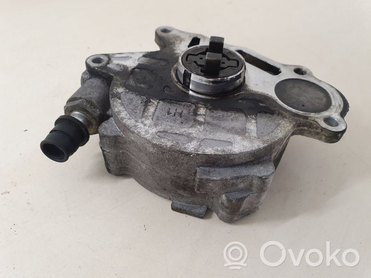 Volkswagen PASSAT CC Vacuum pump 03L145100F