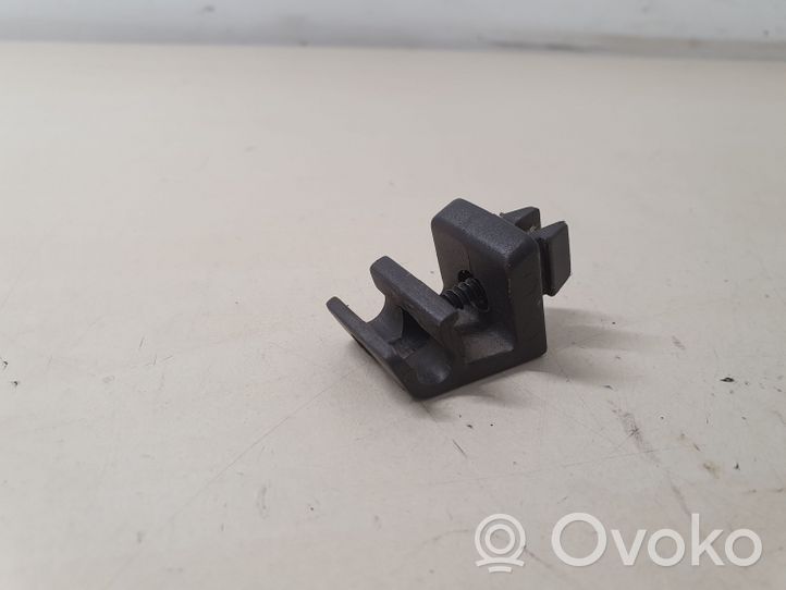 Iveco Daily 3rd gen Clip/gancio/supporto per aletta parasole 