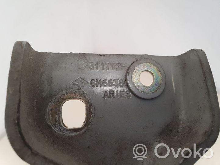 Opel Vivaro Front door lower hinge 311772H