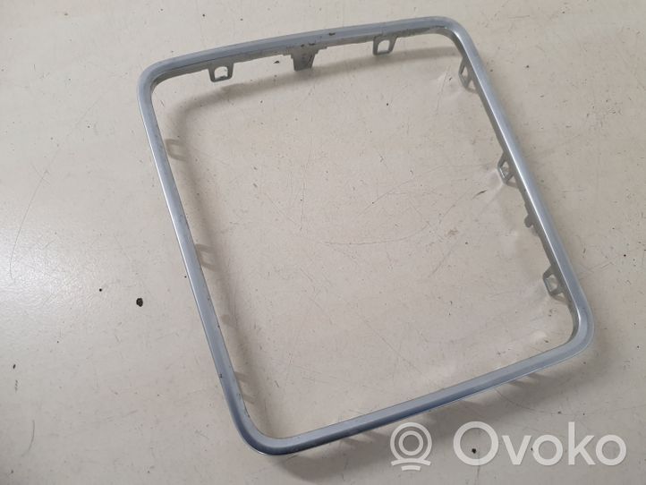 Audi Q2 - Rivestimento in plastica cornice della leva del cambio 81A864260