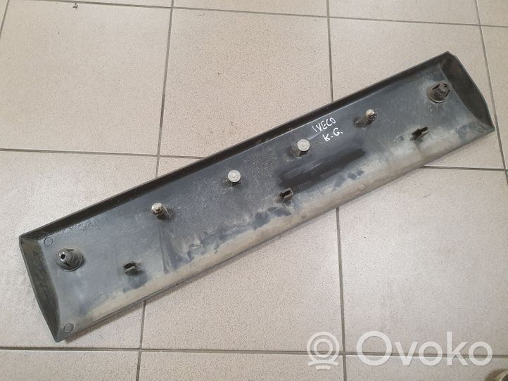 Iveco Daily 4th gen Rivestimento portiera posteriore (modanatura) 504099536