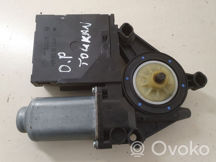 Volkswagen Touran I Front door window regulator motor 1T0959702B