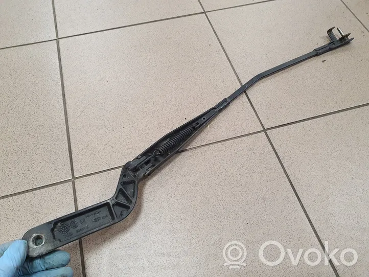 Ford C-MAX I Front wiper blade arm 3M5117526AC