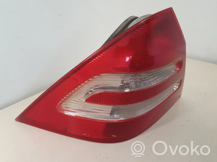 Mercedes-Benz C W203 Lampa tylna 