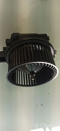 Audi A4 S4 B9 Ventola riscaldamento/ventilatore abitacolo 4M1820021