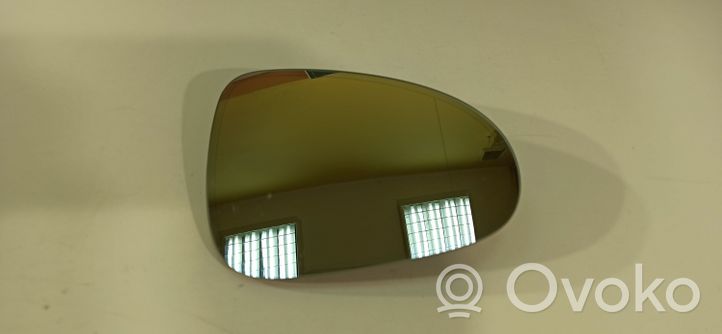 Volkswagen Touareg II Spoguļa stikls 7P6857521C
