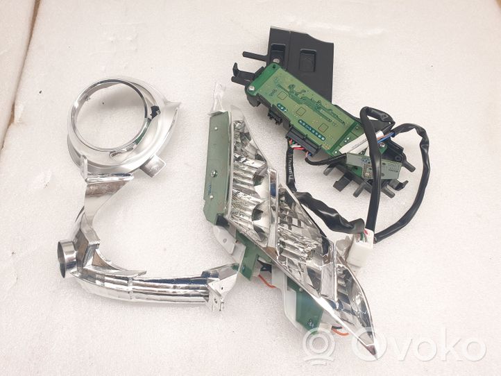 Toyota Avensis T270 Priekinio žibinto detalė 1002817687