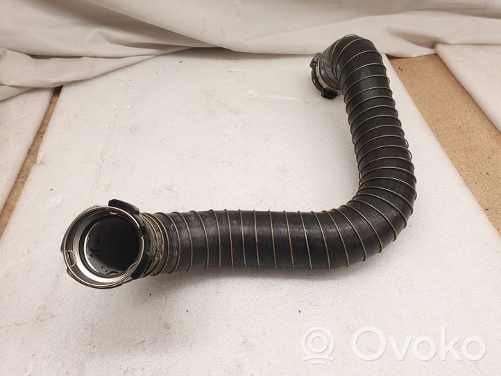 Mercedes-Benz SLK R172 Tube d'admission de tuyau de refroidisseur intermédiaire A1725280282