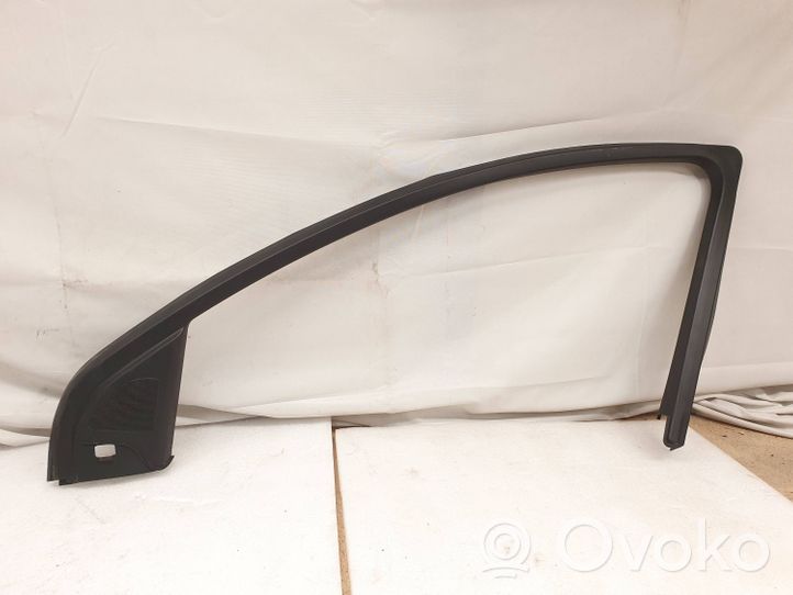 Audi Q7 4L Moulure de vitre de la porte avant 4L0867610