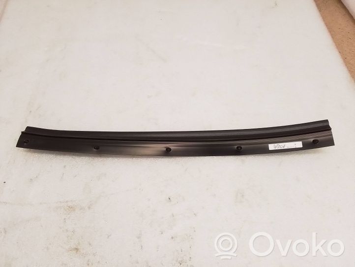 Volkswagen Jetta VI Engine compartment rubber 5C6823708