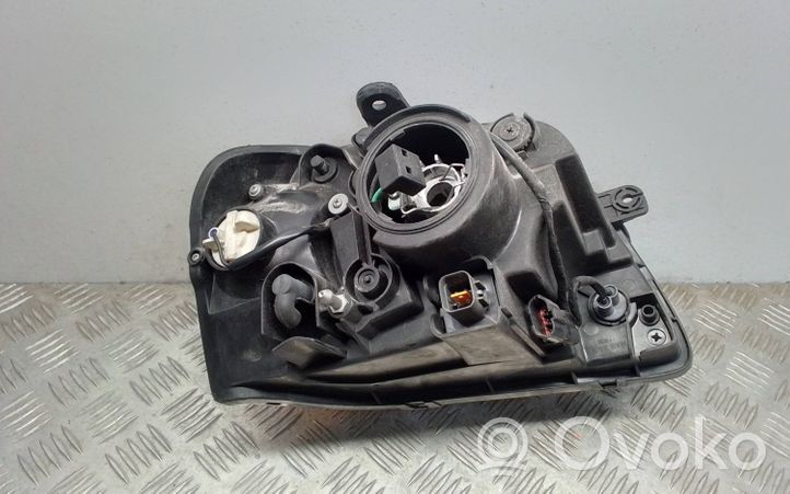 KIA Magentis Phare frontale 921013C5