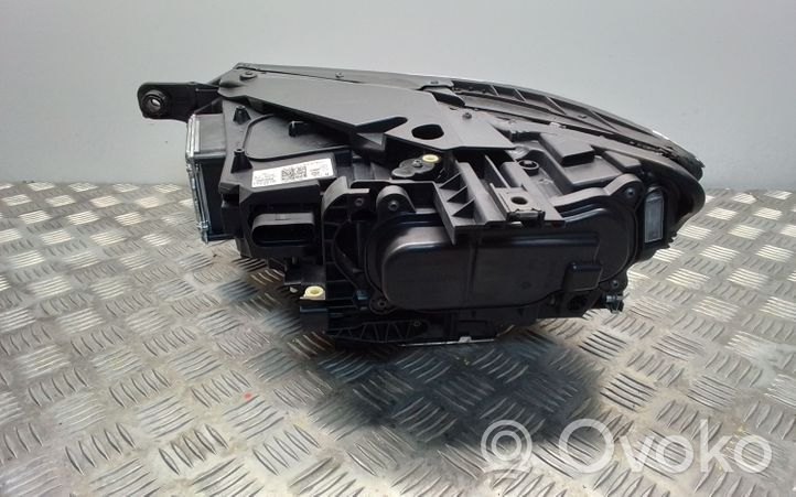 Volkswagen PASSAT B8 Lampa przednia 3G1941036A