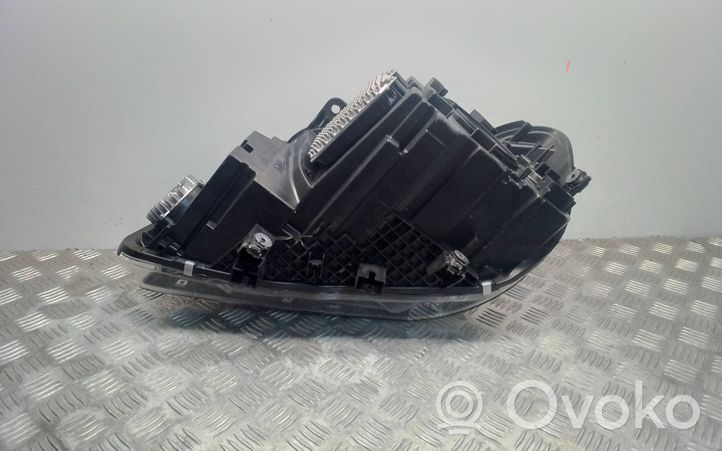 BMW 2 F45 Lampa przednia 7214906