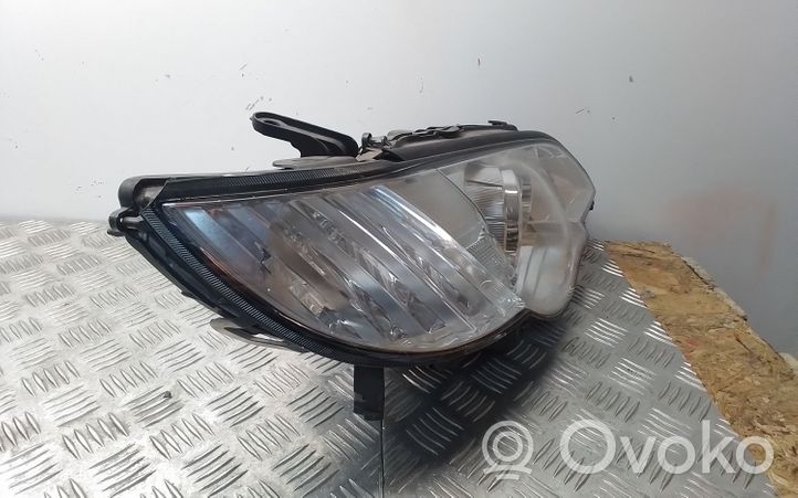 Subaru Outback Lampa przednia 10020954