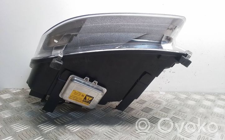 Ford Focus C-MAX Lampa przednia 16531001