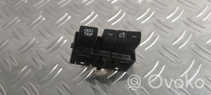 Lexus NX Interrupteur / bouton multifonctionnel 15D052