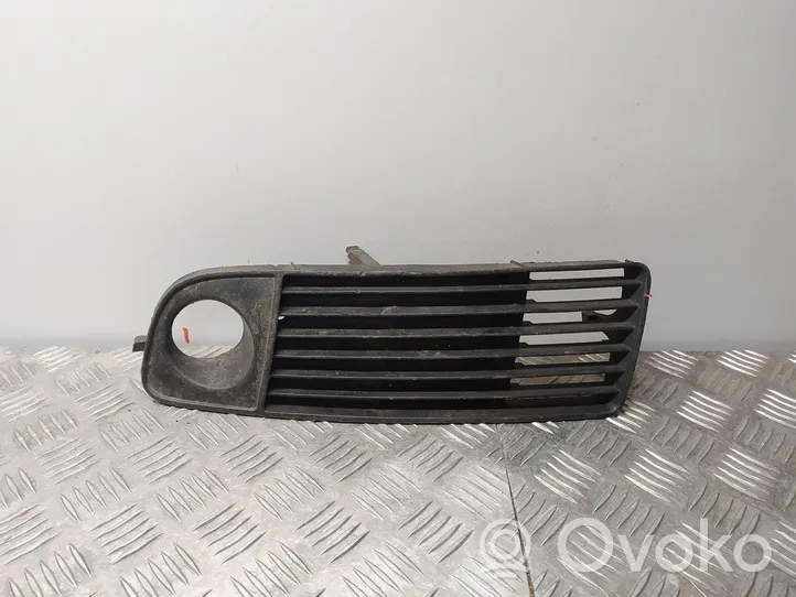 Audi A6 S6 C6 4F Mascherina inferiore del paraurti anteriore 4B0807681J