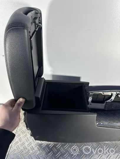 Infiniti FX Armrest P18971B1100000