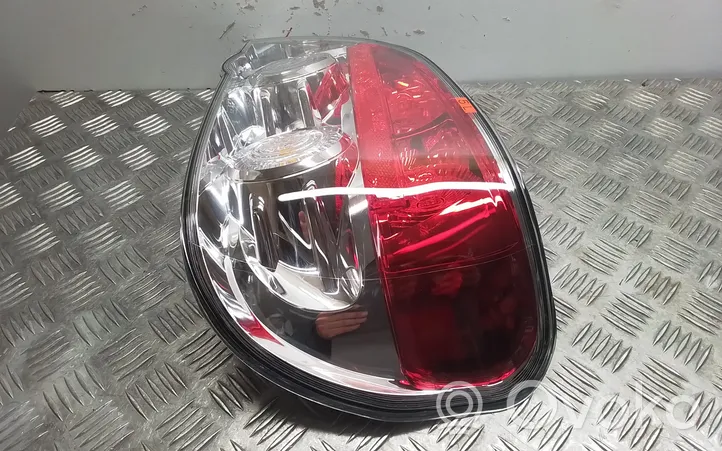 Subaru Impreza II Lampa tylna 22020915