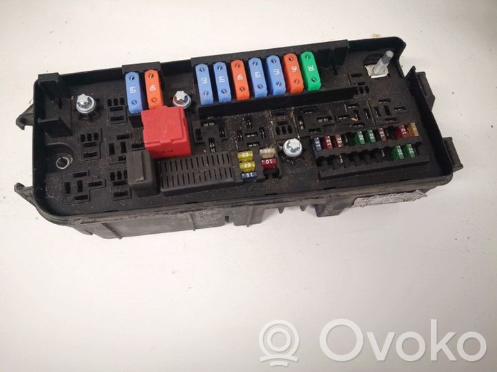Vectra c store interior light fuse