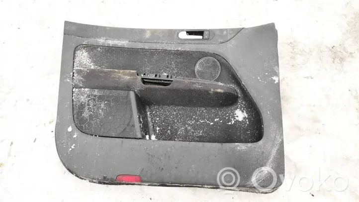 Volkswagen Golf Plus Rivestimento del pannello della portiera anteriore 5M0868079A