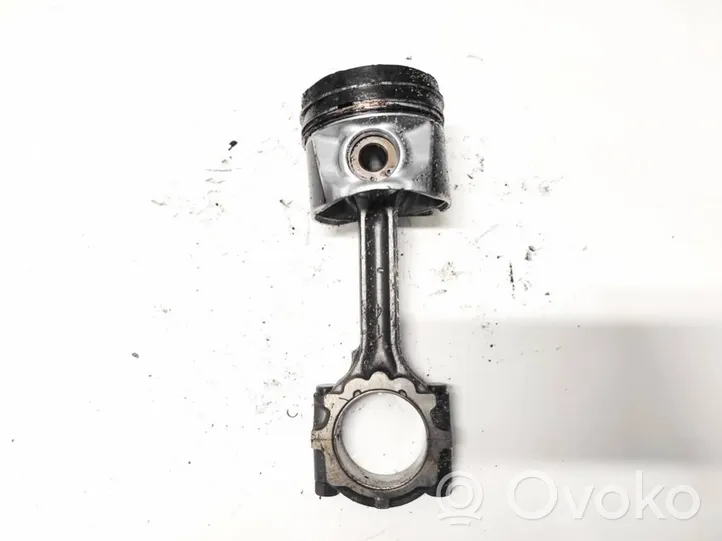 Nissan Primera Piston avec bielle 