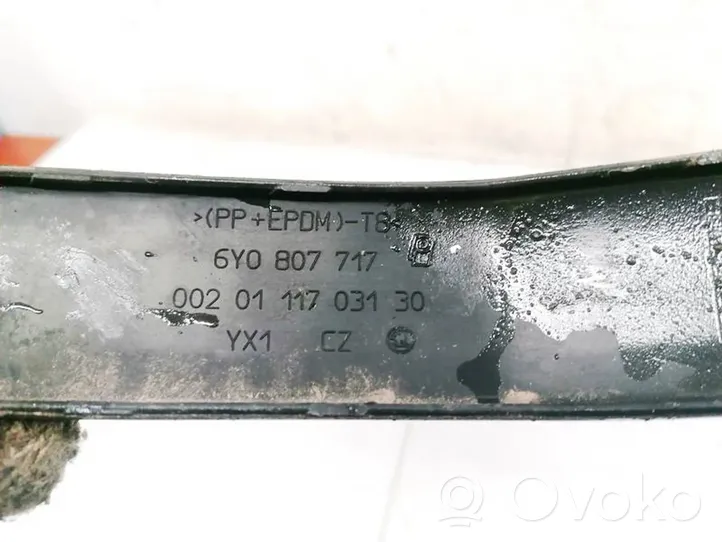 Skoda Fabia Mk1 (6Y) Modanatura separatore del paraurti anteriore 6Y0807717