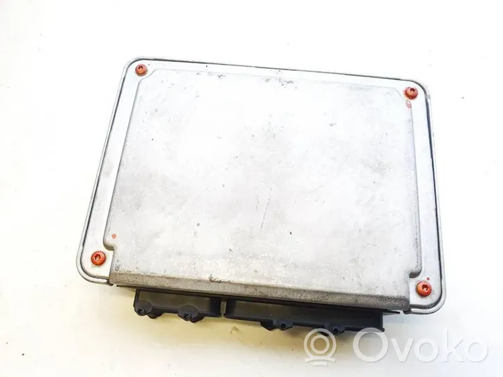 Volkswagen PASSAT B5 Dzinēja vadības bloks 038906018n