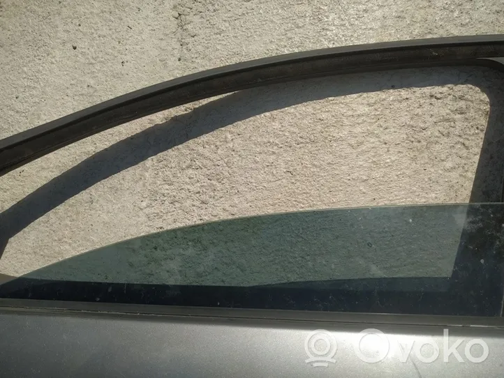Volkswagen Golf V Vetro del finestrino della portiera anteriore - quattro porte 