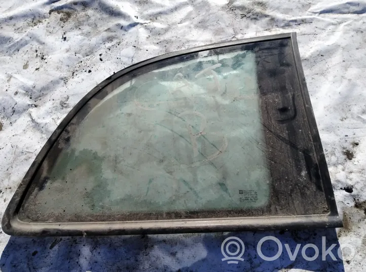 Opel Zafira A Rear side window/glass 09175392