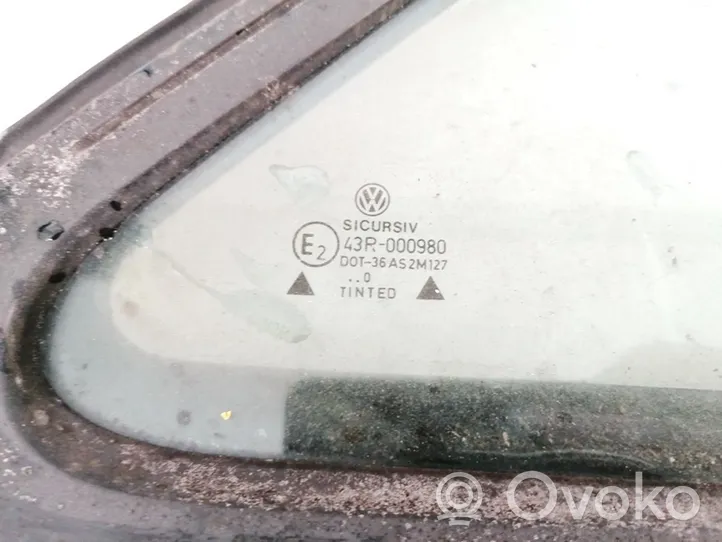 Volkswagen PASSAT B3 Galinis šoninis kėbulo stiklas 