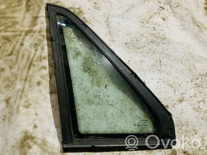 Volvo 850 Fenêtre latérale avant / vitre triangulaire 