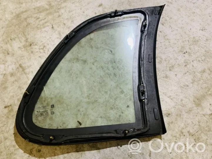 Opel Corsa B Szyba karoseryjna tylna 