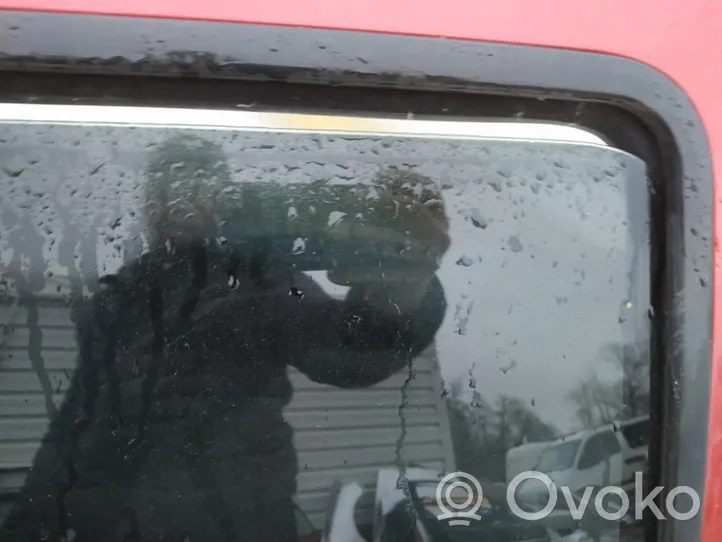 Land Rover Freelander Vetro del finestrino della portiera posteriore raudona