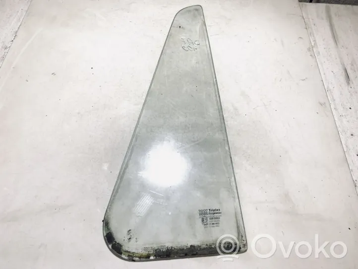 DAF 400-Series 428-435 Front door vent window glass four-door 