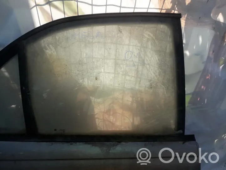 Opel Omega B1 Vetro del finestrino della portiera posteriore 