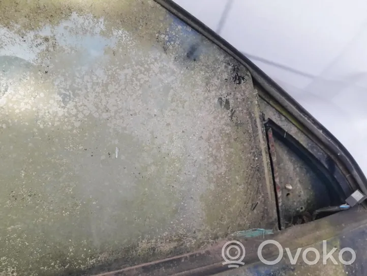 Opel Omega B1 Front door window glass four-door 