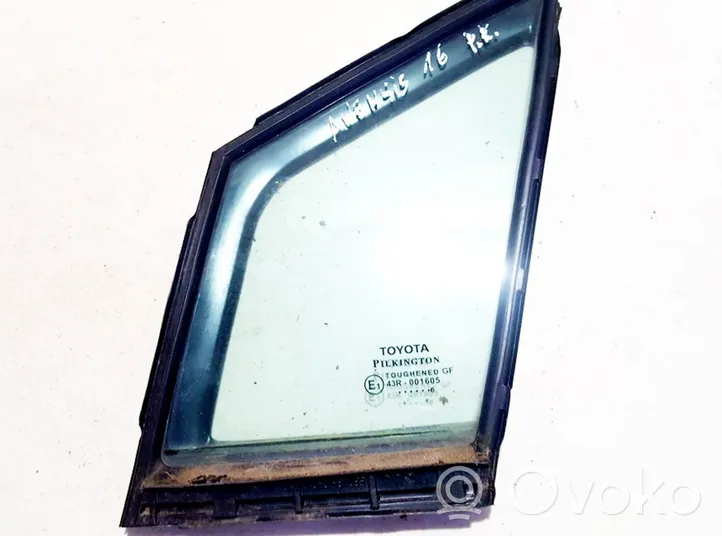 Toyota Avensis T270 Front door vent window glass four-door 