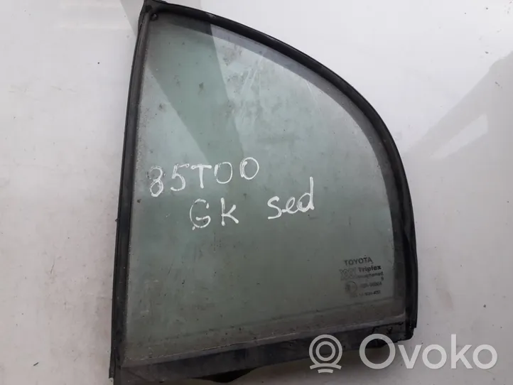 Toyota Avensis T220 Rear side window/glass 