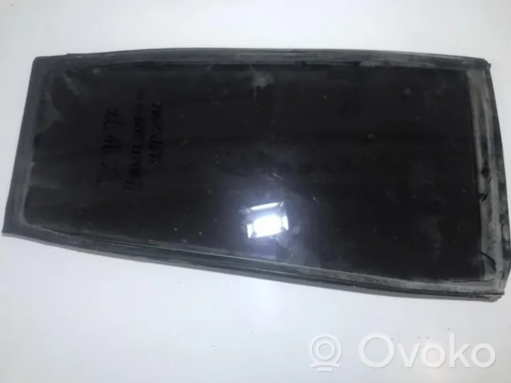 Toyota Land Cruiser (J100) Rear vent window glass 