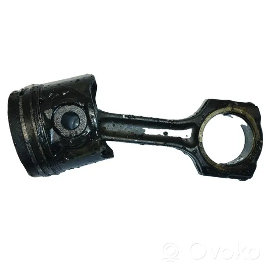 Peugeot 607 Piston avec bielle 