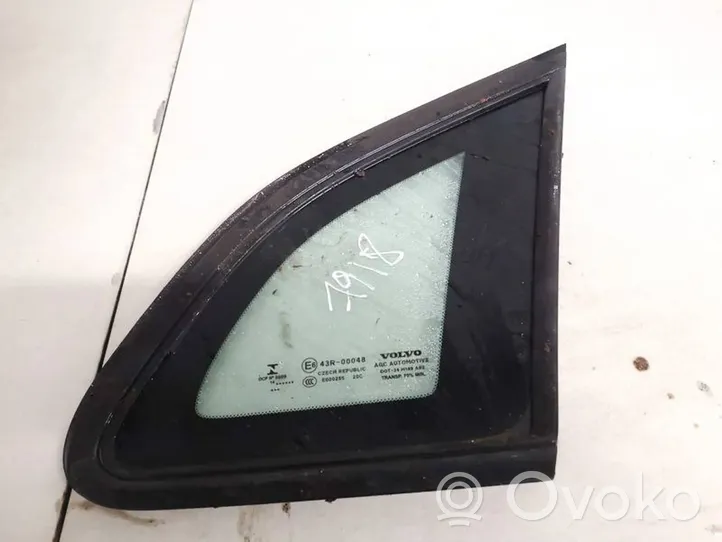 Volvo V40 Fenêtre latérale avant / vitre triangulaire 