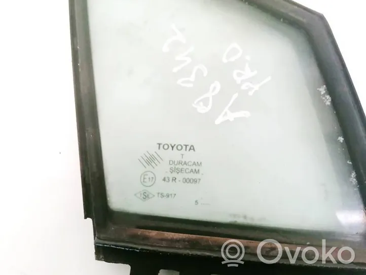 Toyota Corolla Verso AR10 Ventanilla de ventilación de la puerta delantera cuatro puertas 